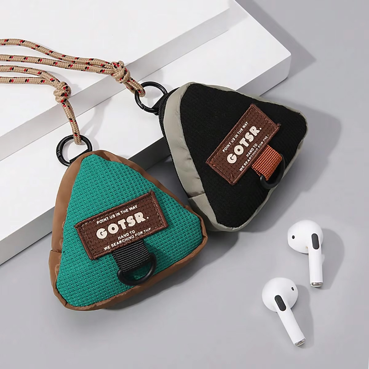 1 stuks draagbare mini driehoe - Travel Accessories Jewelry recensie en prijs